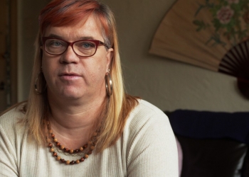 Pai deixa família para viver como menina