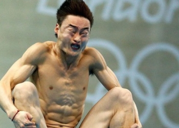 10 caretas hilárias de mergulhadores olímpicos