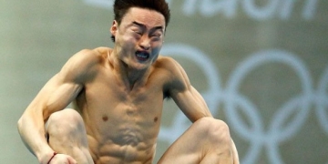 10 caretas hilárias de mergulhadores olímpicos