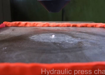 Diamantes resistem contra uma prensa hidráulica?
