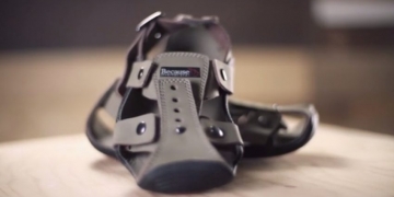 Essas sandálias ajustáveis crescem até 5 números