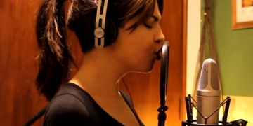 Essa garota consegue imitar o timbre de 15 cantoras