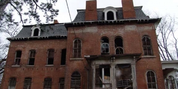 Acredita? Conheça 5 casas mal assombradas