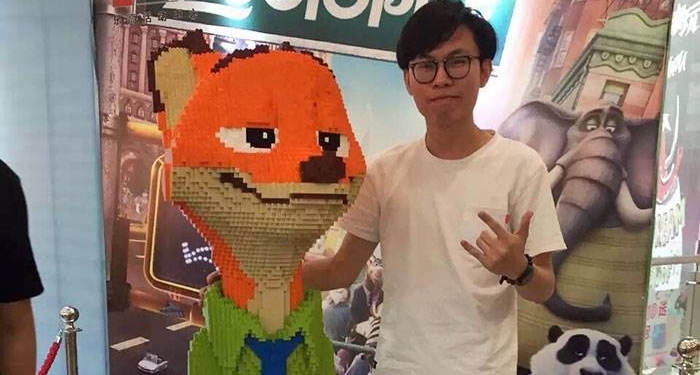 Garoto destrói escultura LEGO de 15 mil em exposição