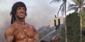 Trocaram as armas dessas imagens por pau de selfie