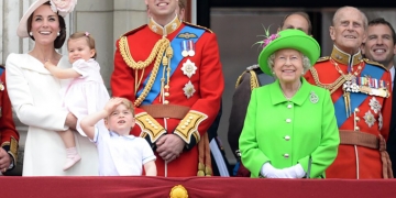 A rainha Elizabeth é gente como a gente e briga com o neto