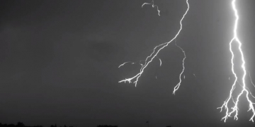 Esse vídeo vai mudar sua perspectiva sobre relâmpagos