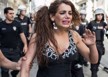 Ativista trans é estuprada, mutilada e queimada na Turquia