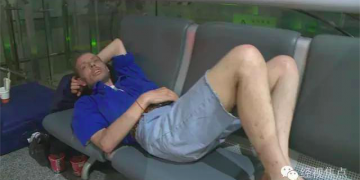 Esperando o mozão: cara mora por 10 dias em aeroporto