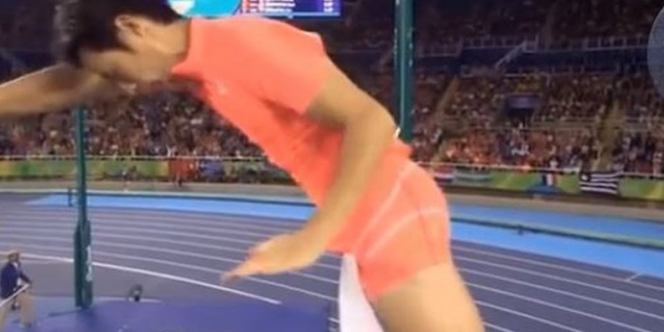 Japonês foi eliminado do salto com vara por seu pênis