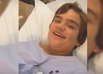 Depois de inalar apito, ele agora faz barulho ao respirar