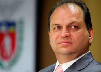 Ministro da saúde revolta internautas com declaração