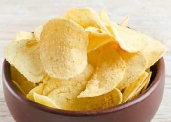 Vídeo: você sabe como são feitas as batatas chips?