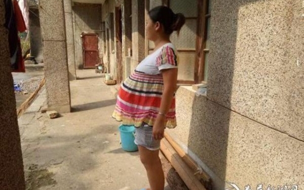 Mulher diz que gravidez durou 17 meses e quer o recorde