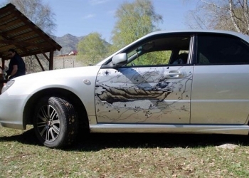 Esse artista russo te faria desistir de desamassar o carro