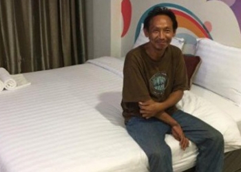 Morador de rua devolve carteira e recebe emprego