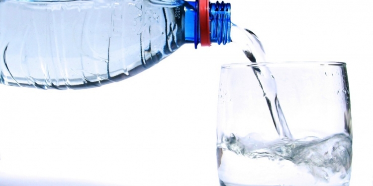 Por que beber água salgada não é uma boa ideia?