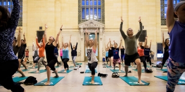Essa faculdade católica baniu a ioga pelo seu “perigo espiritual”