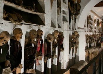 5 cemitérios curiosos que vão te deixar boquiaberto