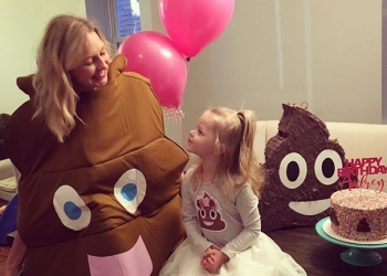 Garotinha de 3 anos ganha festa temática sobre cocô