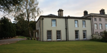 Você pode comprar essa mansão na Inglaterra por R$7, é sério!