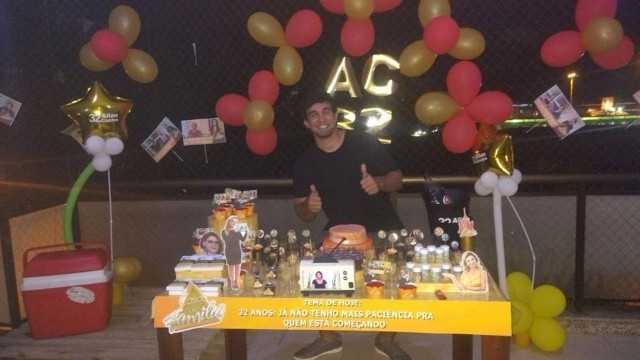 Homem comemora aniversário com festa temática de “Casos de Família”