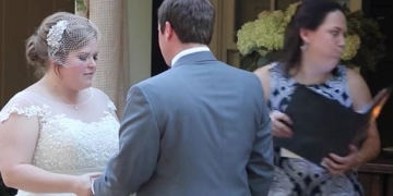 Eca! Ministra de casamento passa mal e vomita durante cerimônia