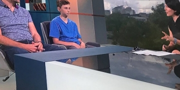 Pai cria aplicativo que obriga filho a responder suas mensagens