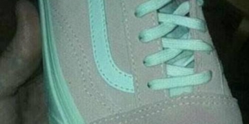 Azul e cinza ou rosa e branco: qual a cor deste tênis?