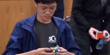 Sul-coreano quebra recorde mundial de montagem de cubo mágico