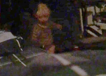 Homem consegue fotografar espírito que o persegue há meses