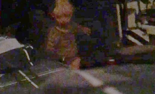 Homem consegue fotografar espírito que o persegue há meses