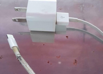 Adolescente morre eletrocutada com fio de carregador do celular