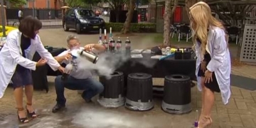 Experimento com nitrogênio ao vivo quase termina em tragédia