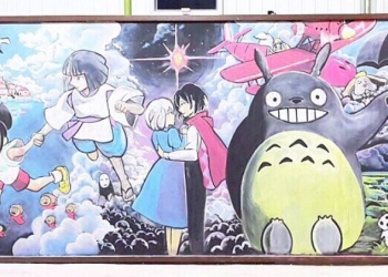 Em escola de Hong Kong, estudantes criam arte no quadro negro