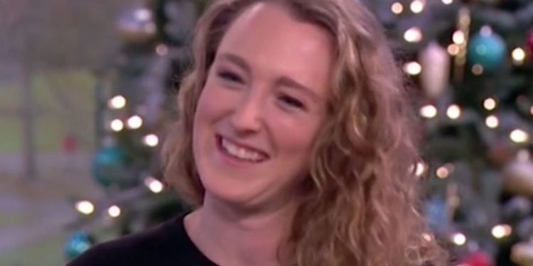 Jovem britânica afirma já ter feito sexo com 20 fantasmas