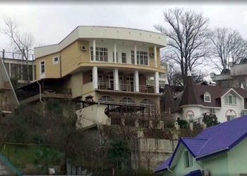 Casal descobre plano do filho para mata-los por herança