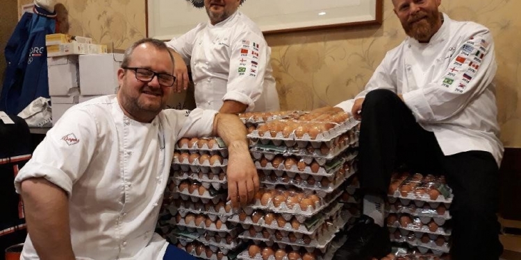 Delegação da Noruega recebe 15 mil ovos por erro de tradução