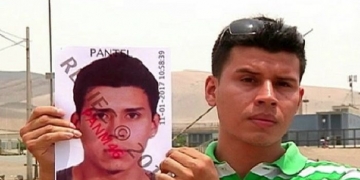 Homem da sonífero para irmão e foge da cadeira o deixando em seu lugar