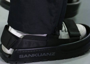 Você usaria essa novidade: sandália para seus tênis?