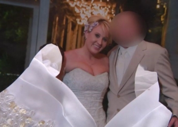 Mulher bota fogo em vestido de noiva para comemorar divórcio