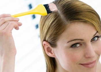 Mulher desenvolve cirrose pelo uso contínuo de tinta de cabelo