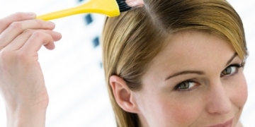 Mulher desenvolve cirrose pelo uso contínuo de tinta de cabelo