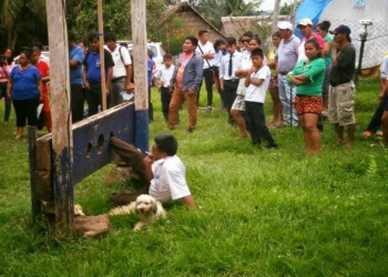 Prefeito é preso pela perna por não cumprir promessas de campanha