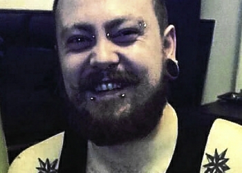 Youtuber ensina saudação nazista para cachorro e pode ser preso