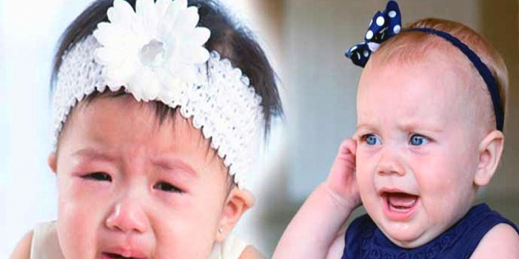 COLOCAR FAIXA NO CABELO DE BEBÊS PODE ACARRETAR EM SÉRIOS DANOS À SAÚDE