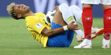 Bar no Rio vai dar bebida grátis cada vez que o Neymar cair em jogo contra Sérvia