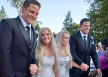 Coincidência demais: irmãs gêmeas idênticas se casam com irmãos gêmeos idênticos no mesmo dia